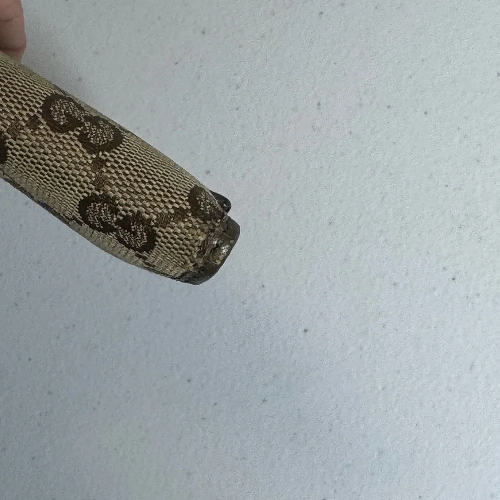 Gucci Beige Monogram Wallet - Picture 9 of 10